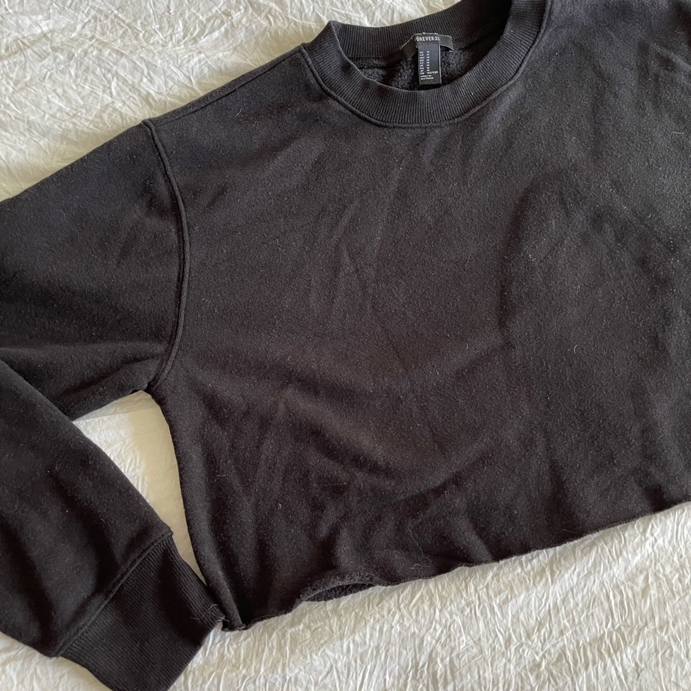Forever 21 Black Cropped Crewneck